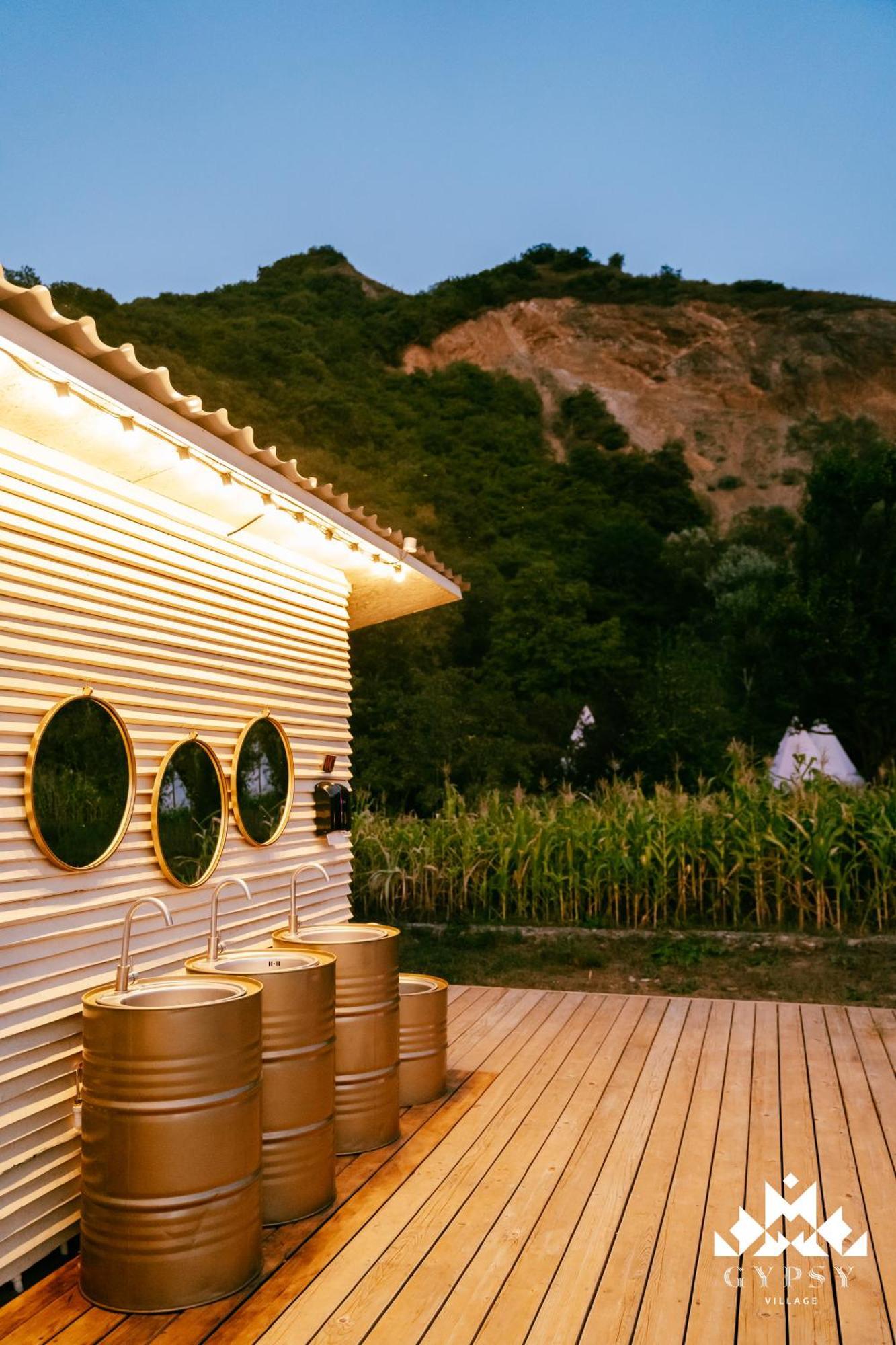 Gipsy Village Park Hotel Asureti 외부 사진